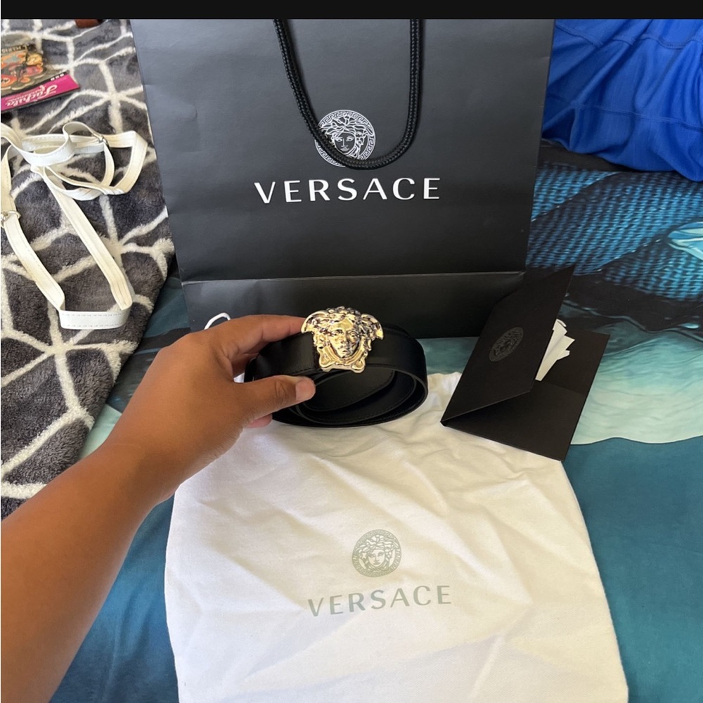 New Versace Belt, size 30x32, gold buckle
